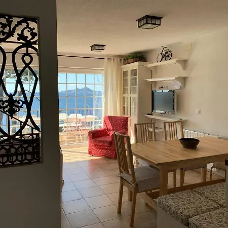 Casas Sobre El Mar En *