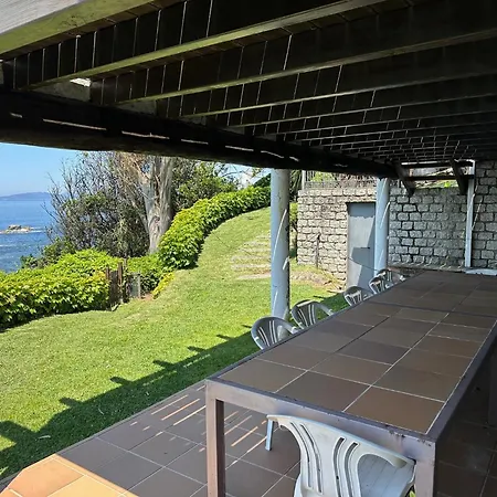 Casas Sobre El Mar En