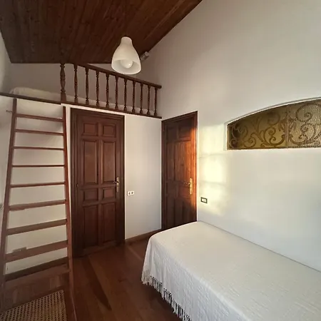 Casas Sobre El Mar En فيجو